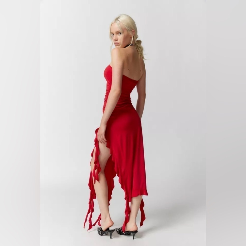 LOINESS Rendezvous Strapless Ruffle Midi Dress In Red - Picture 3 of 7